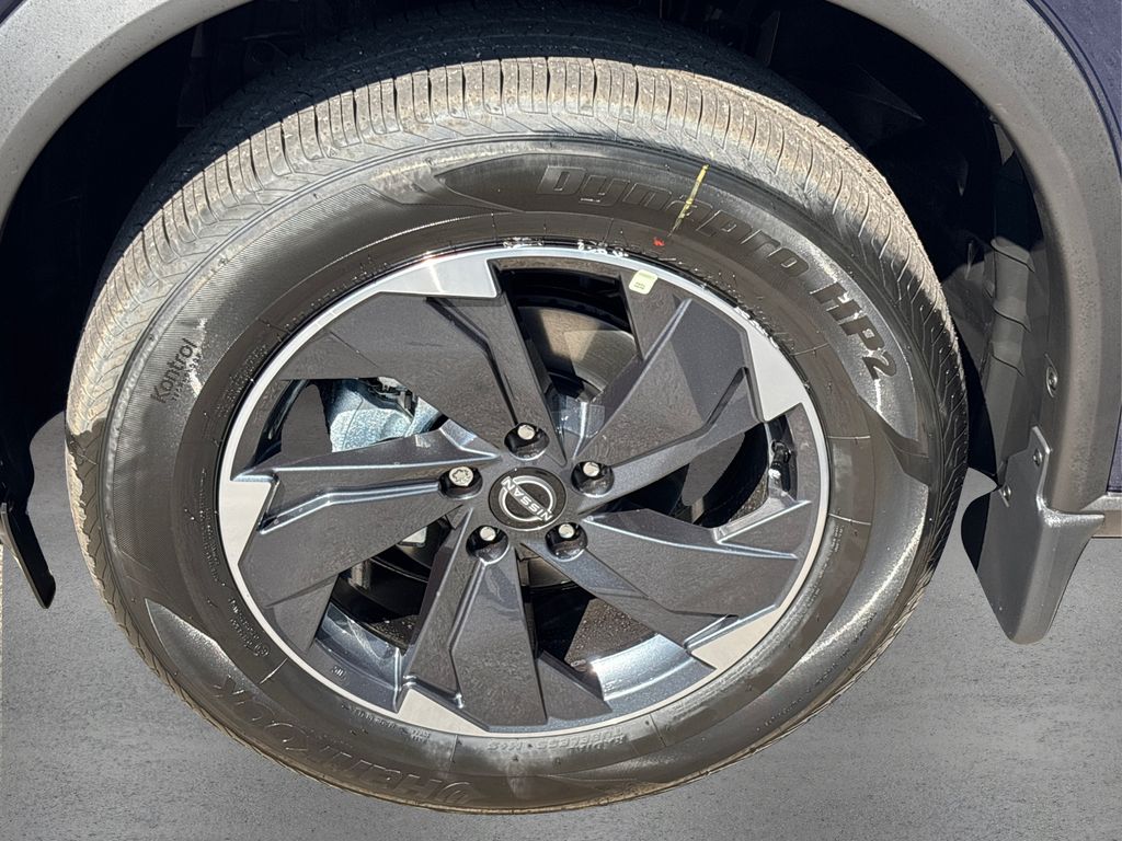 2026 Nissan Rogue SV photo 12