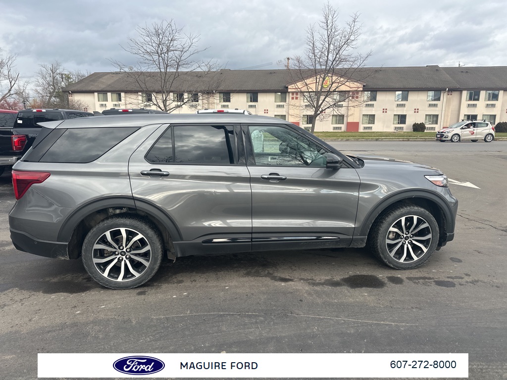 2021 Ford Explorer ST photo 3