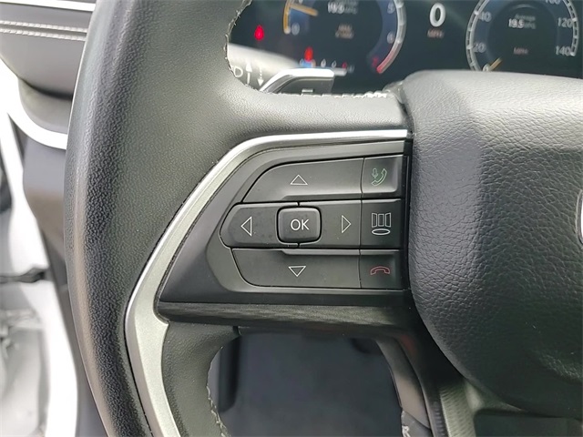 2023 Jeep Grand Cherokee Laredo photo 15