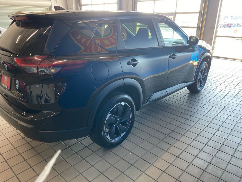 2024 Nissan Rogue SV photo 8