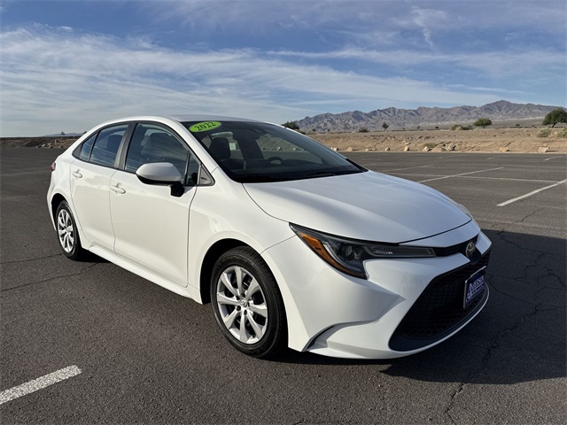 2022 Toyota Corolla LE photo 3