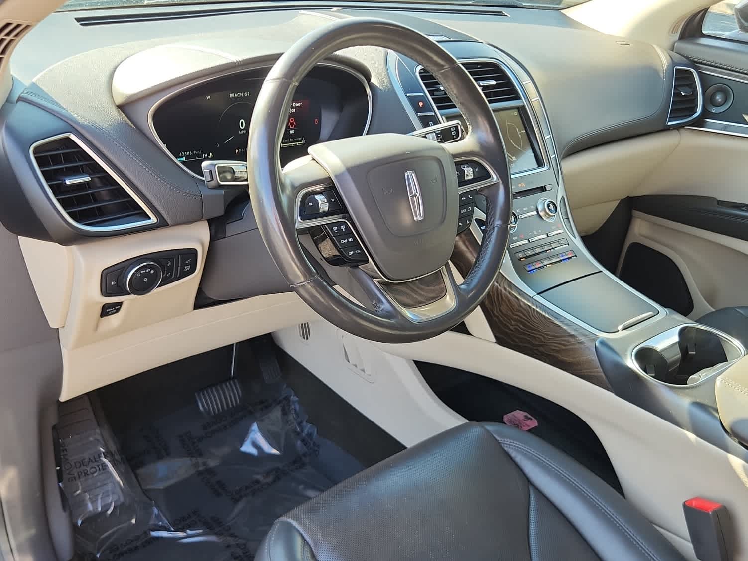 2019 Lincoln Nautilus Reserve photo 11