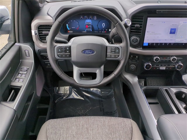 2025 Ford F-150 XLT photo 14