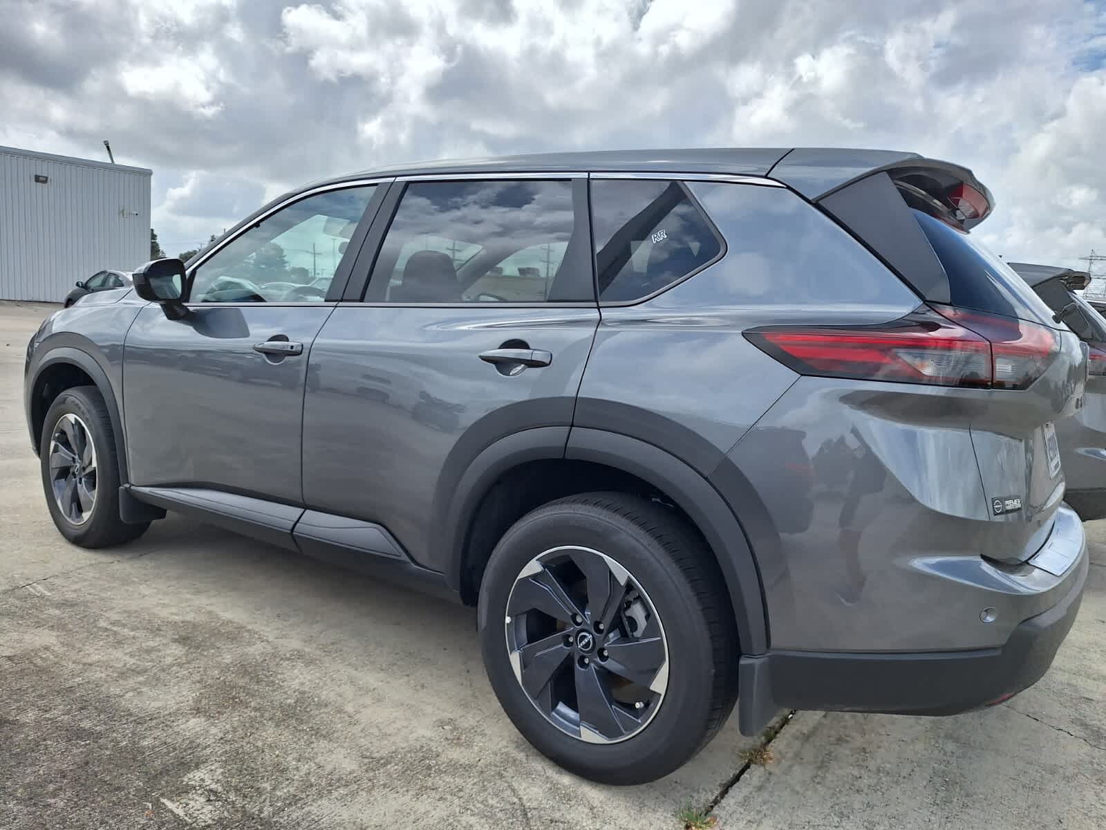 2026 Nissan Rogue SV photo 3