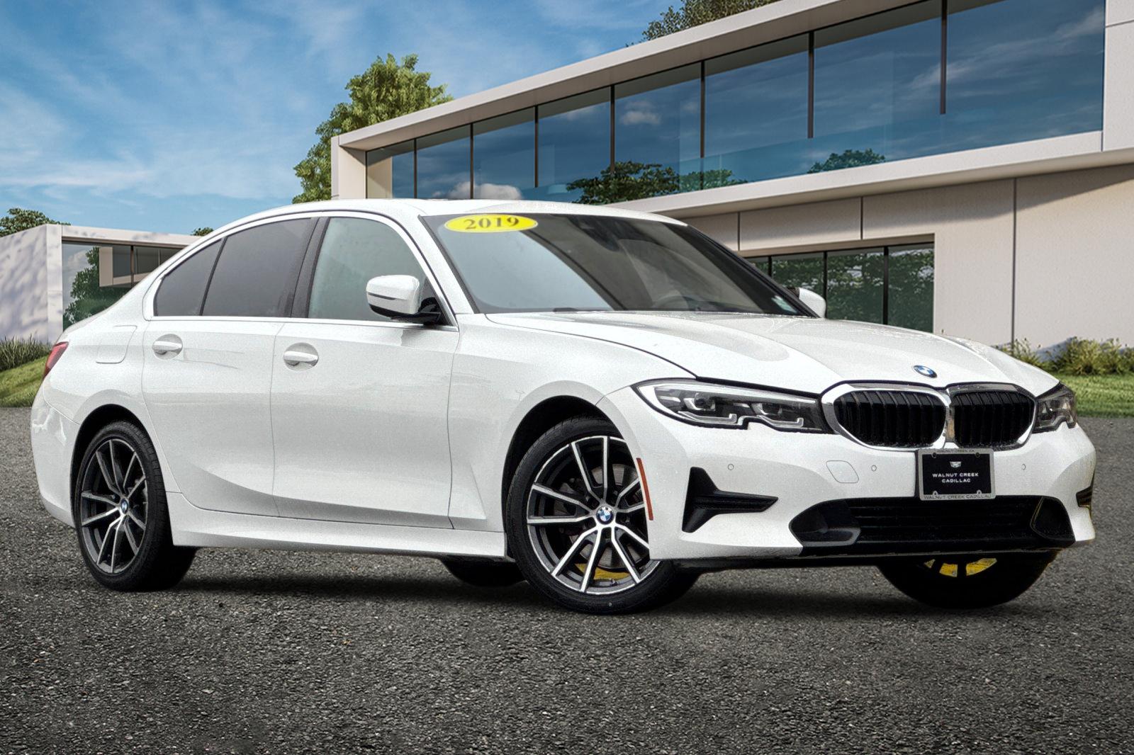 2019 BMW 3 Series 330i's photo