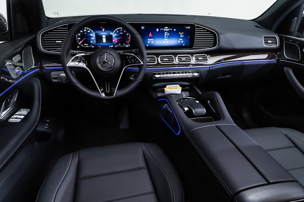 2025 Mercedes Benz GLE 350 4MATIC photo 2