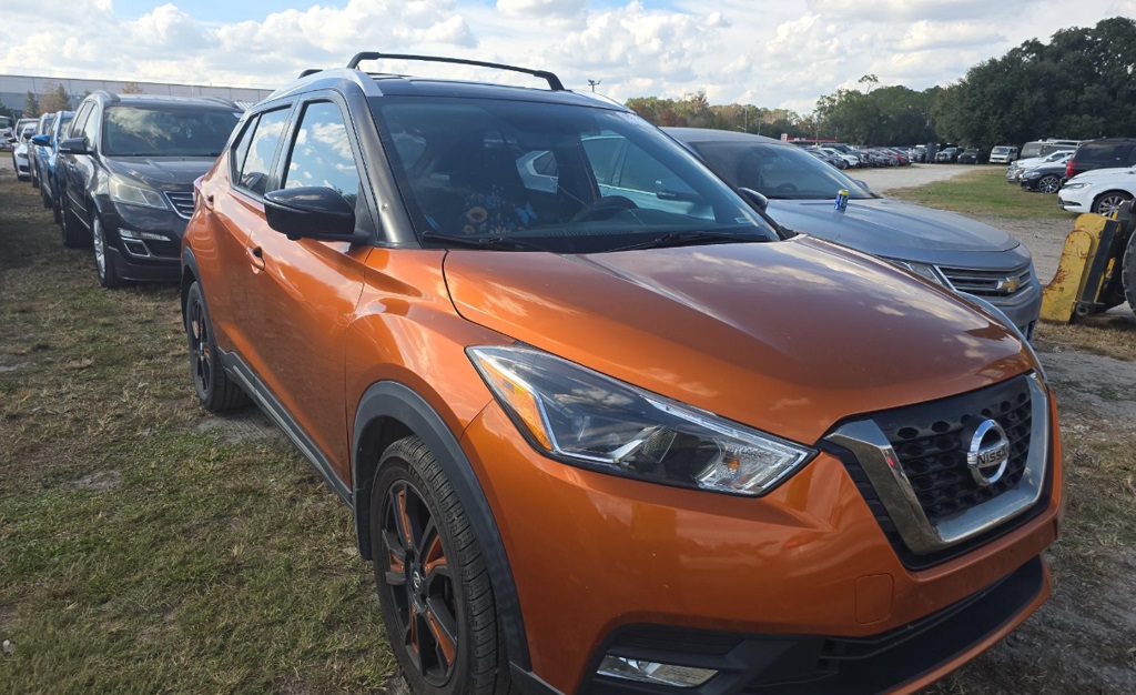 2019 Nissan Kicks SR's photo