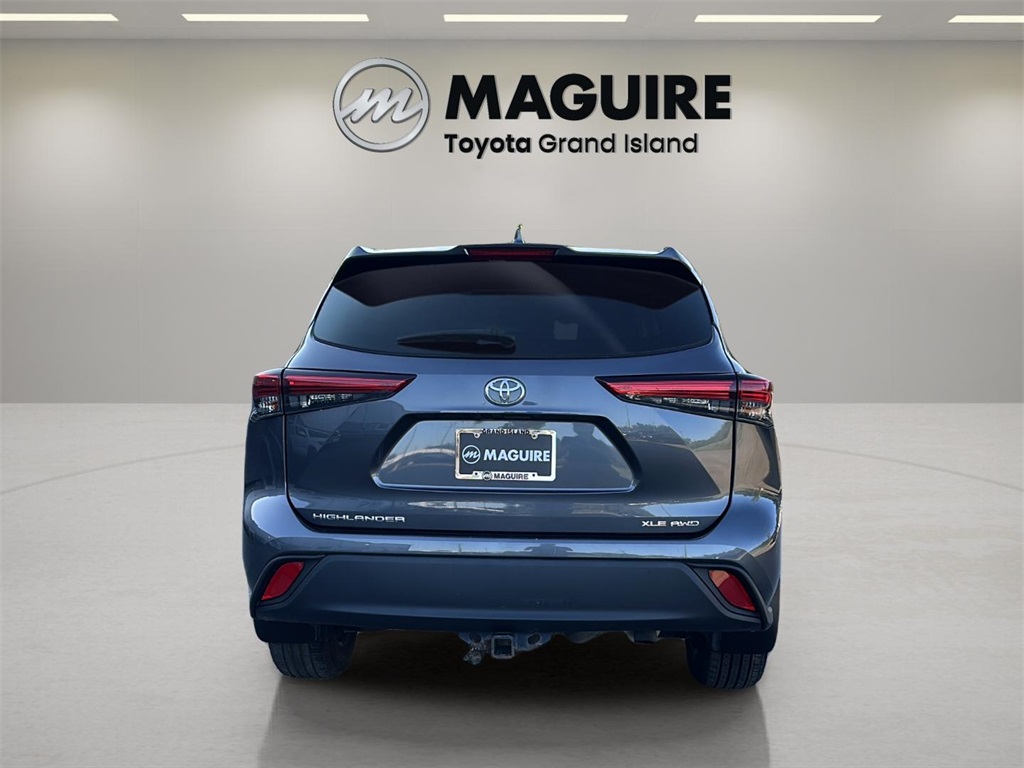 2023 Toyota Highlander XLE photo 3