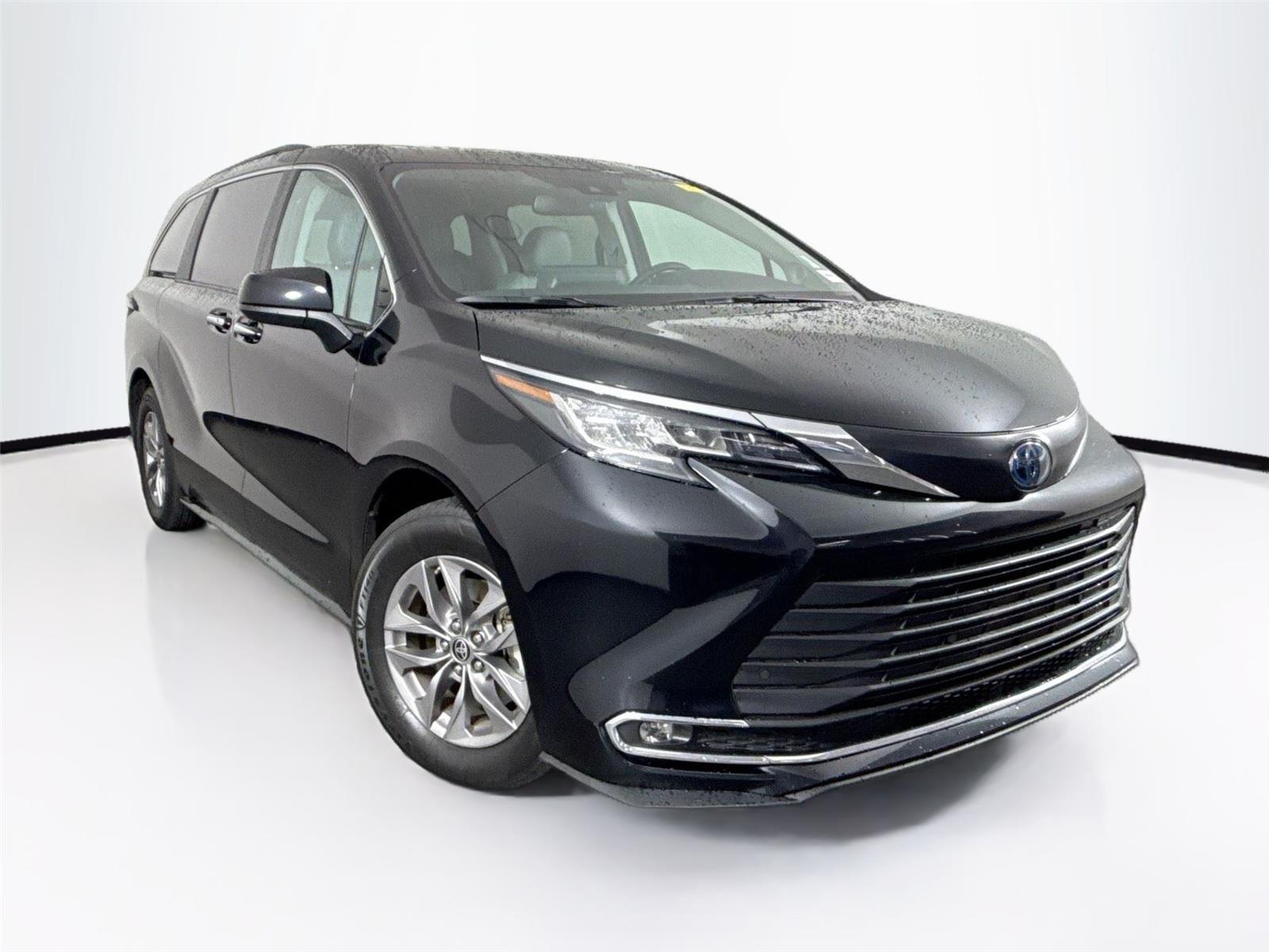 2023 Toyota Sienna XLE photo 4