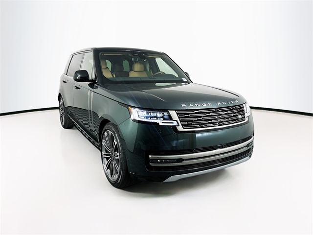 2025 Land Rover Range Rover SE photo 3