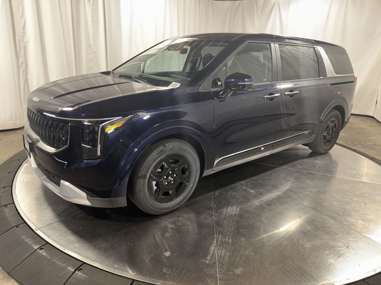 2026 Kia Carnival LXS's photo