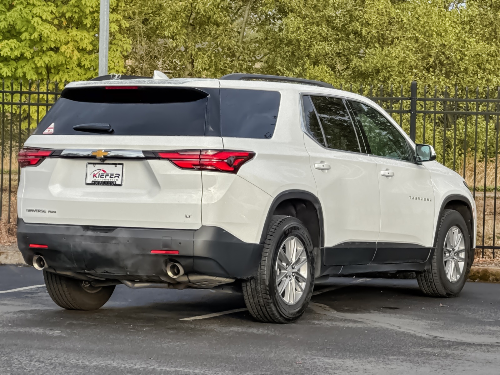 2022 Chevrolet Traverse photo 2