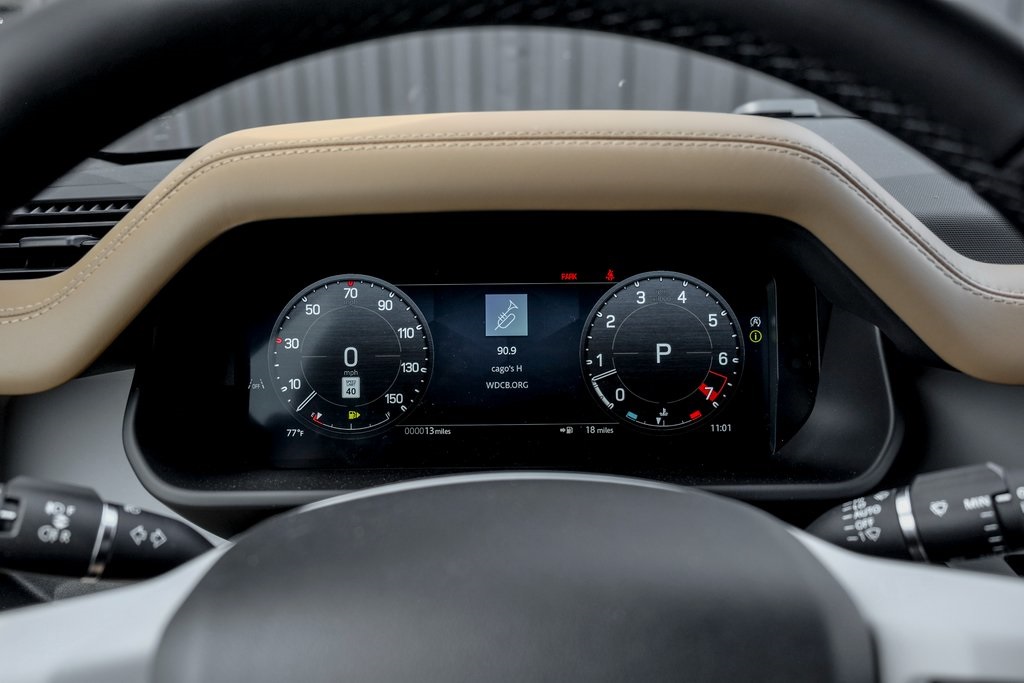 2025 Land Rover Defender 110 S photo 12