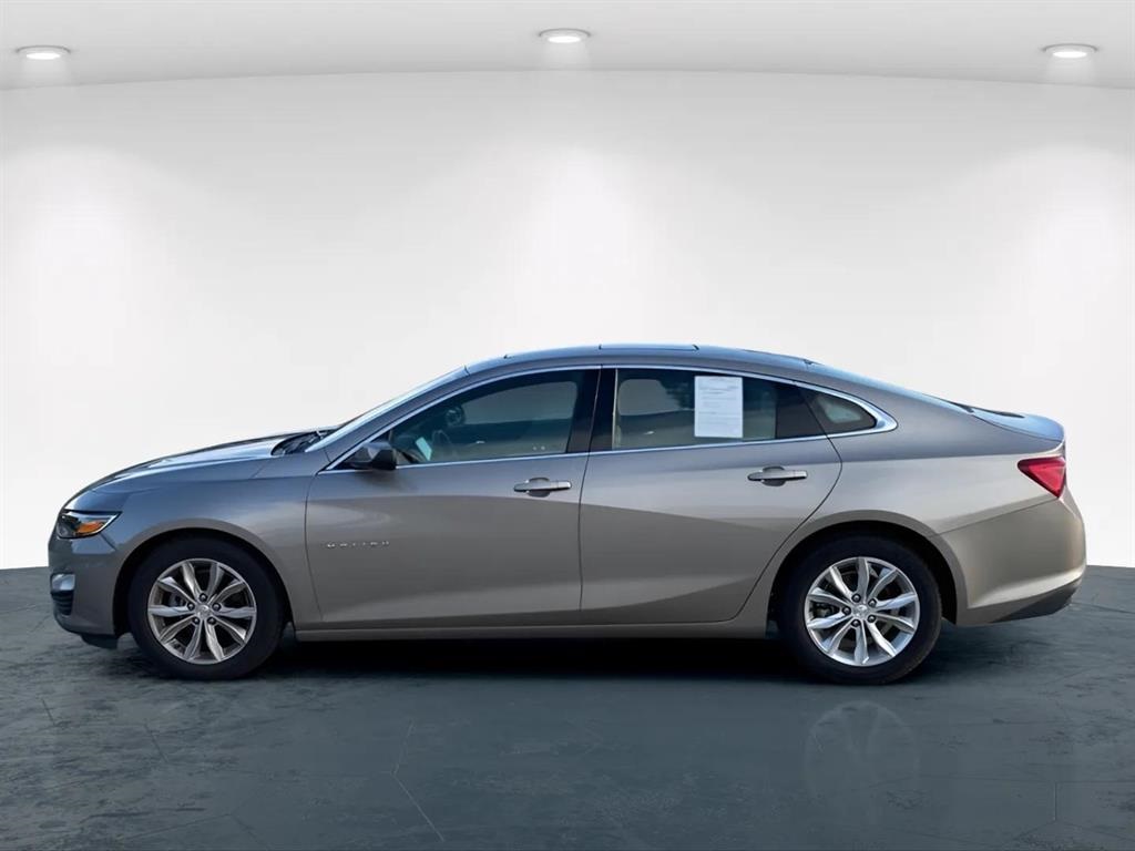 2024 Chevrolet Malibu 1LT photo 2