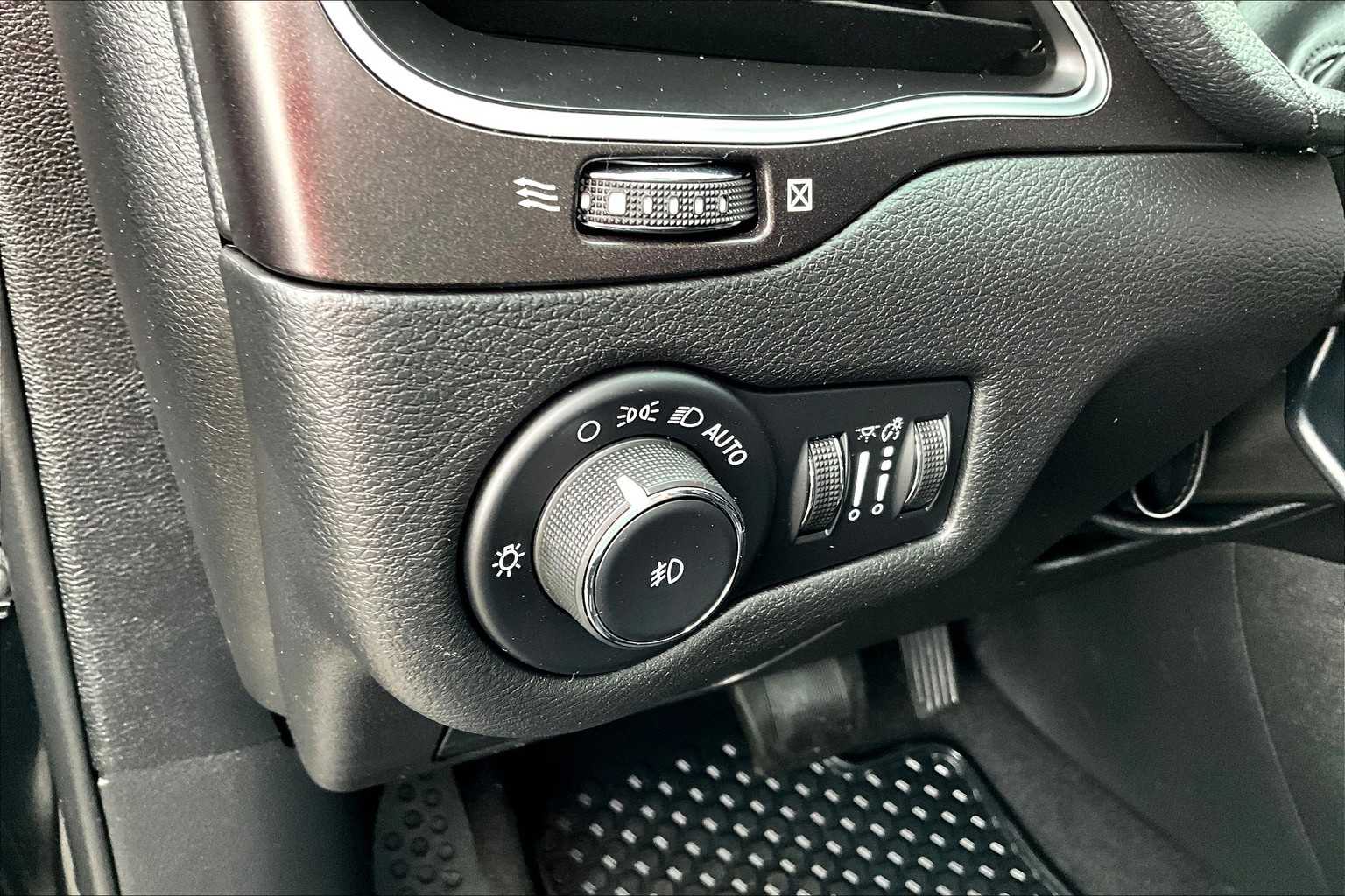 2021 Jeep Cherokee Trailhawk photo 31