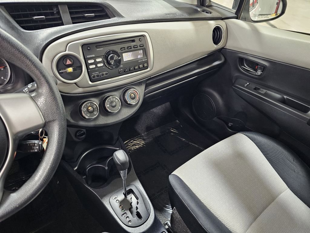 2012 Toyota Yaris LE photo 23