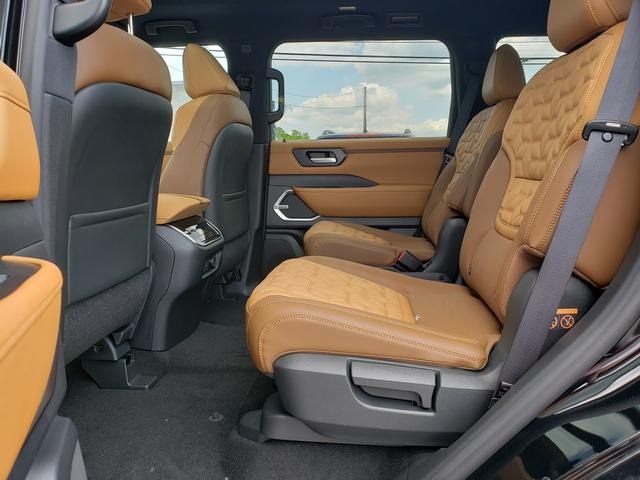 2025 Nissan Armada Platinum Reserve photo 9