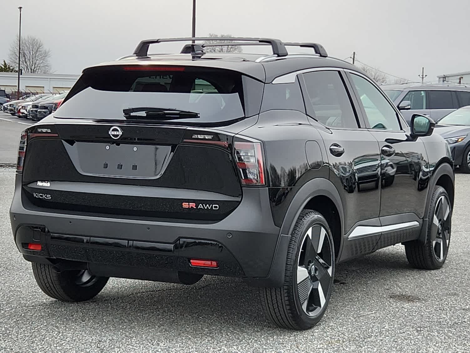 2025 Nissan Kicks SR photo 2