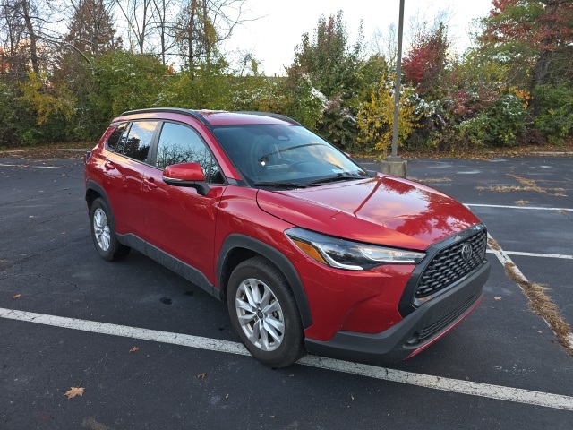 Used 2024 Toyota Corolla Cross LE with VIN 7MUCAABG4RV079229 for sale in Northfield, Minnesota