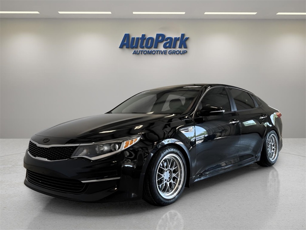 2018 Kia Optima LX photo 3