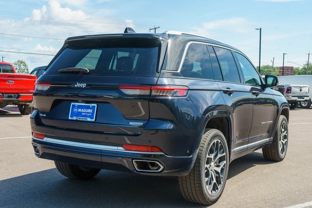 2023 Jeep Grand Cherokee Summit photo 4