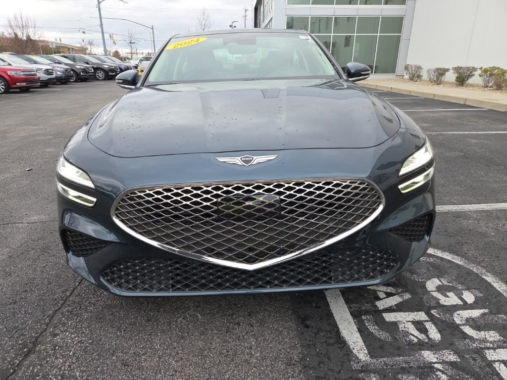 2024 Genesis G70 2.5T photo 2