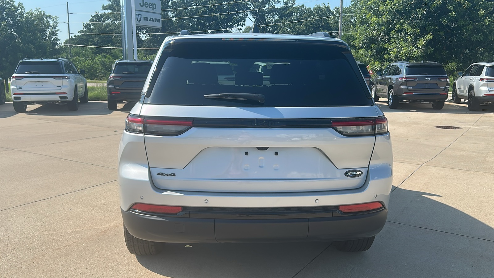 2024 Jeep Grand Cherokee Altitude X photo 4