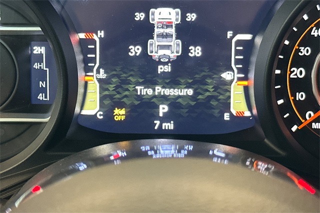 2025 Jeep Wrangler Sahara photo 25