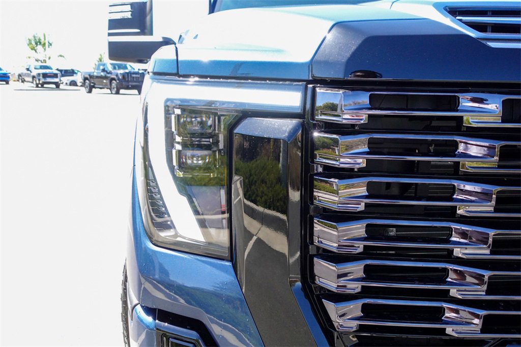 2025 Gmc Sierra 2500 Denali Ultimate photo 3