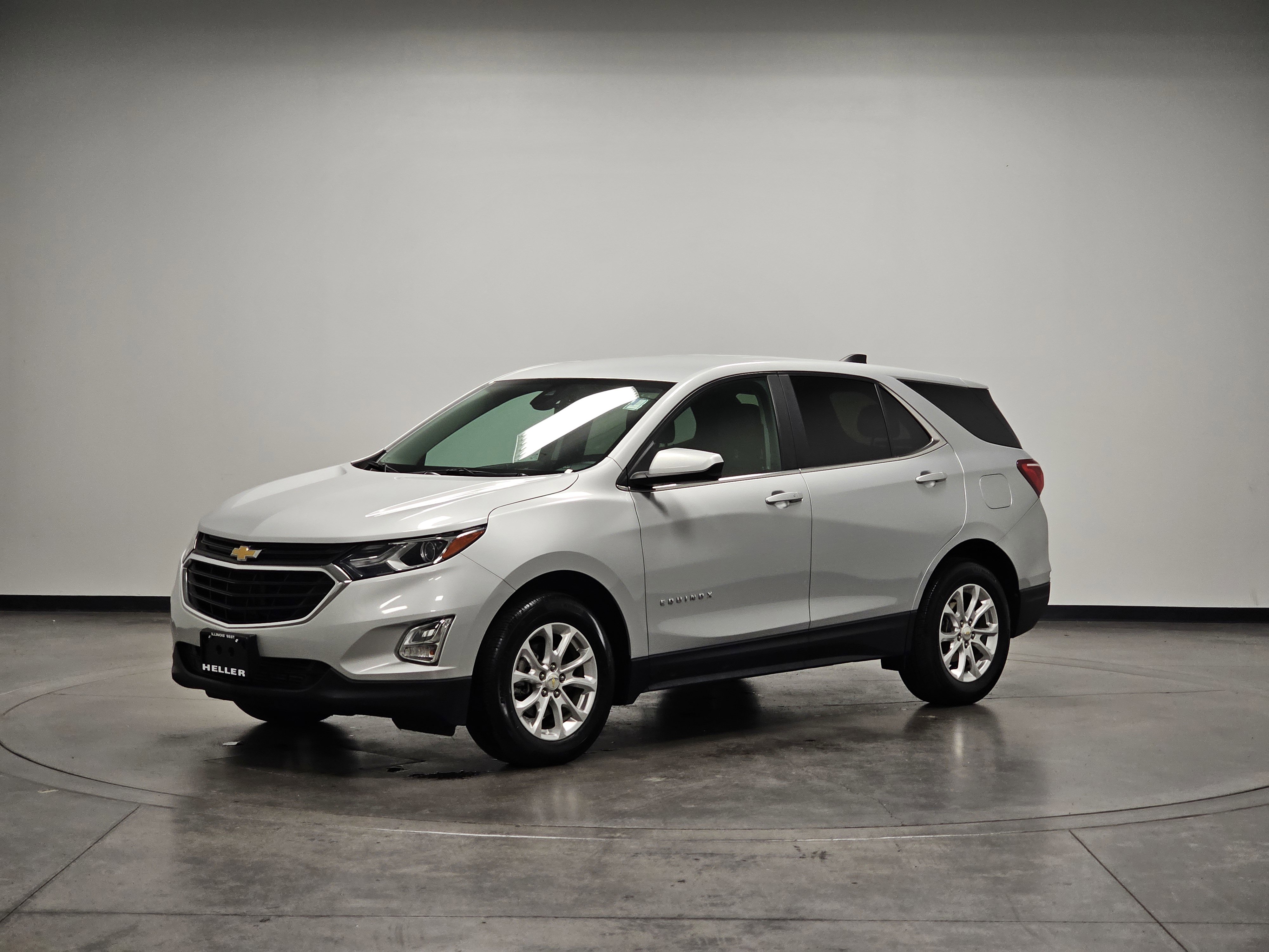 2021 Chevrolet Equinox LT photo 2