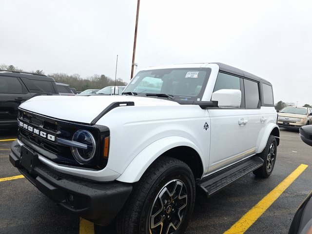 2025 Ford Bronco 4-Door Outer Banks's photo