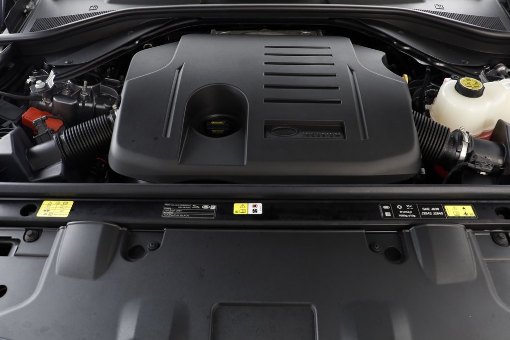 2025 Land Rover Range Rover SE photo 20