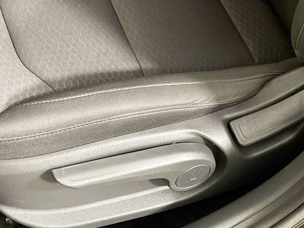 2019 Hyundai Elantra Value Edition photo 20