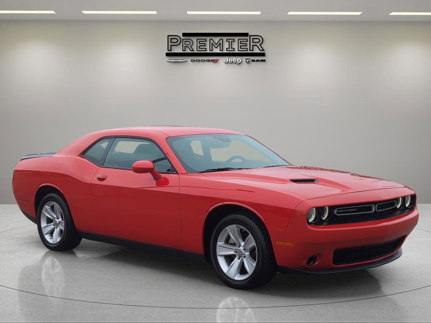 2023 Dodge Challenger SXT photo 3