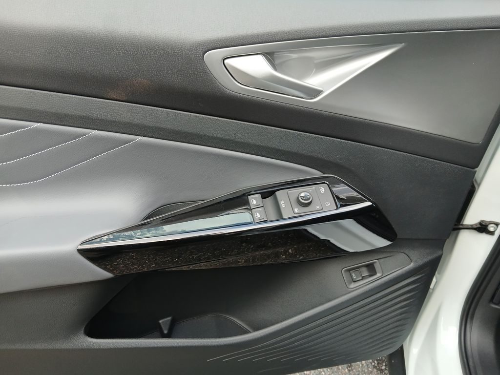 2025 Volkswagen ID.4 Pro S photo 10