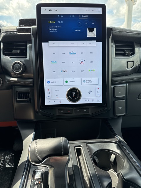 2025 Ford F-150 Lightning photo 32