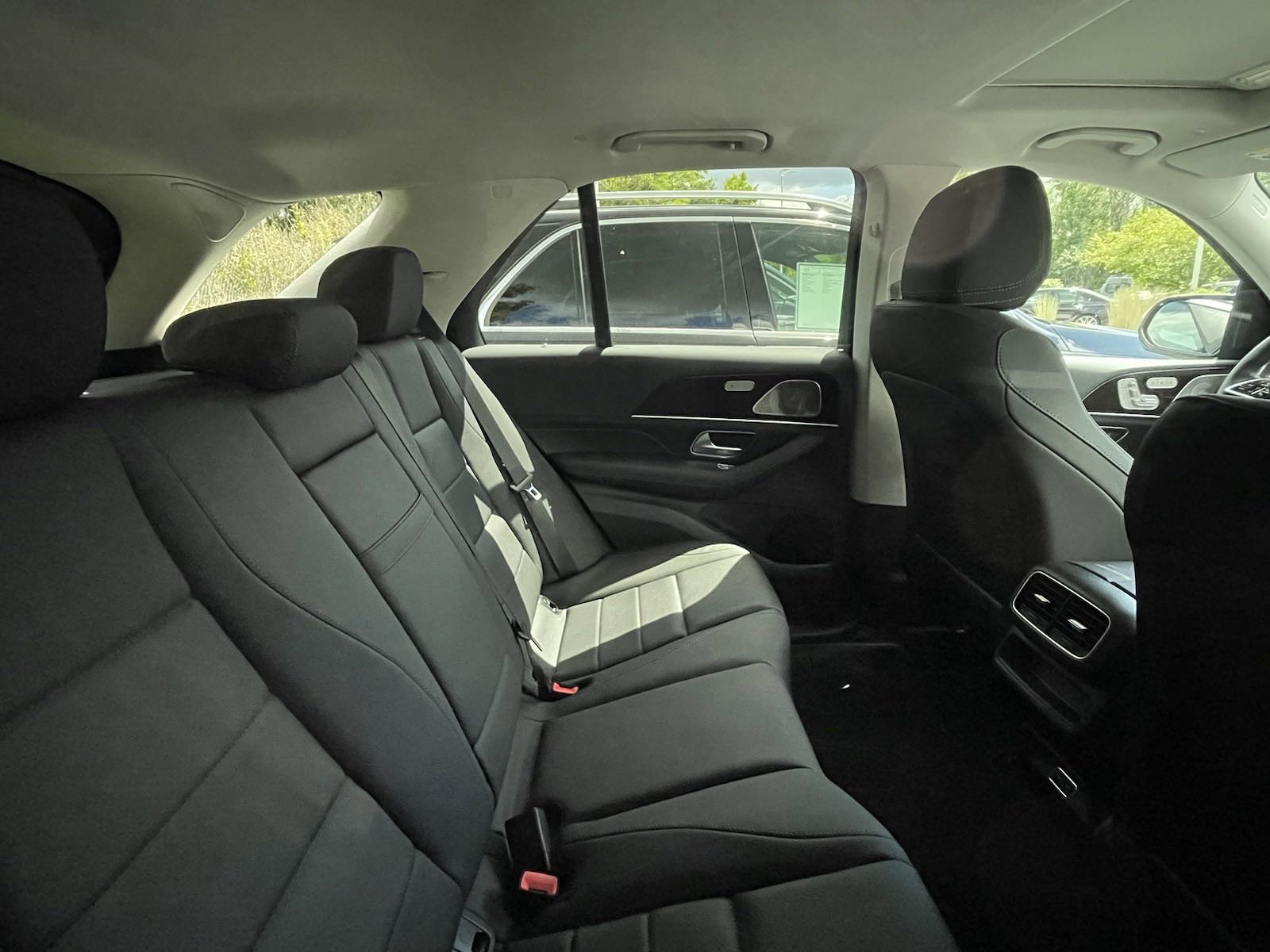 2025 Mercedes Benz GLE 350 4MATIC photo 3