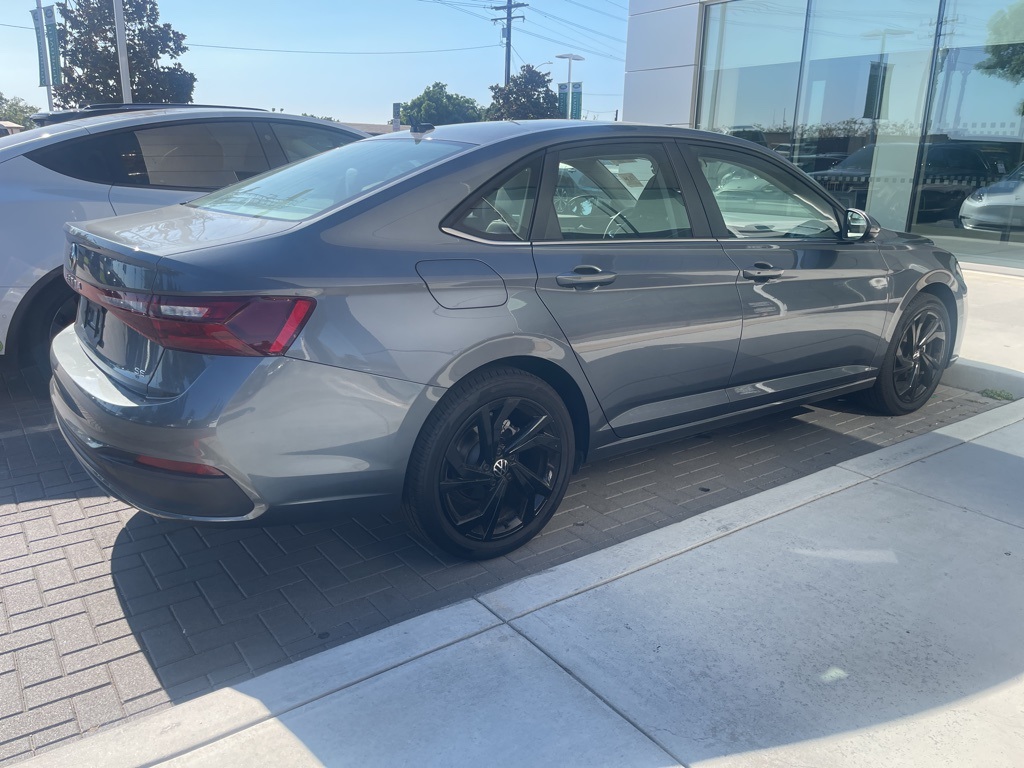 2025 Volkswagen Jetta 1.5T SE photo 4