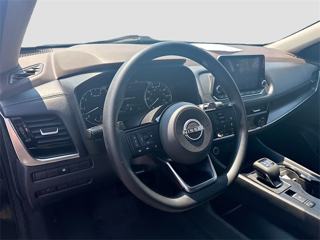 2022 Nissan Rogue SV photo 9