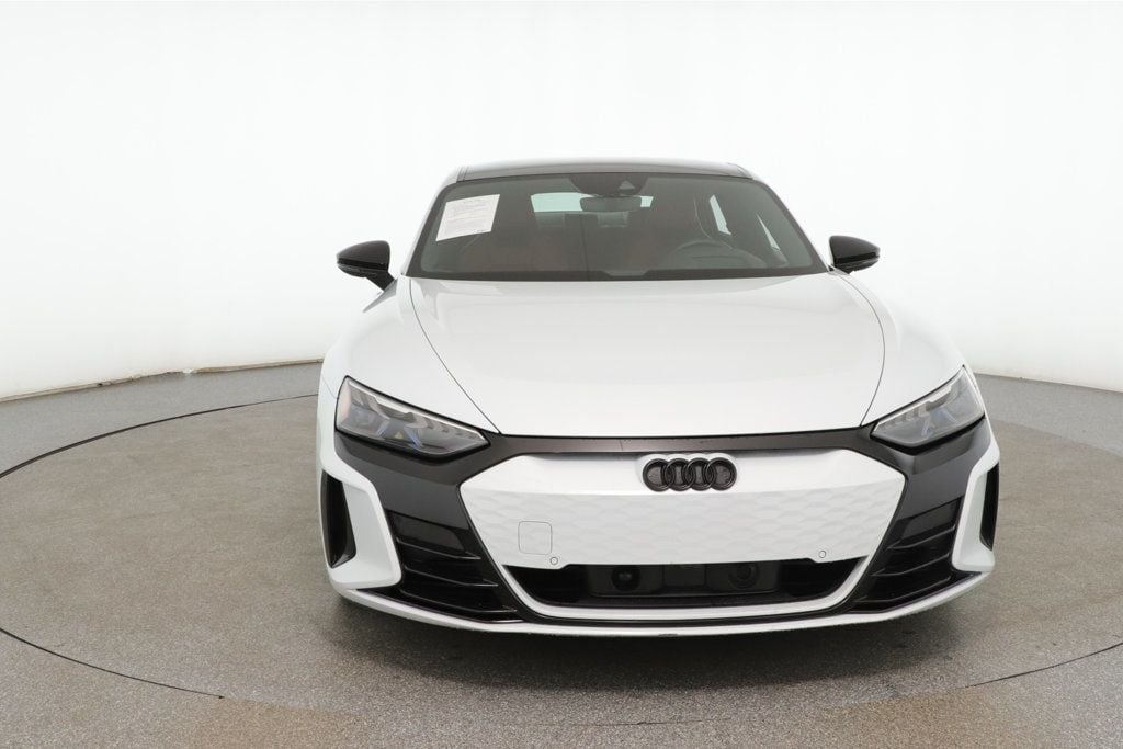 2024 Audi e-tron GT Prestige photo 2