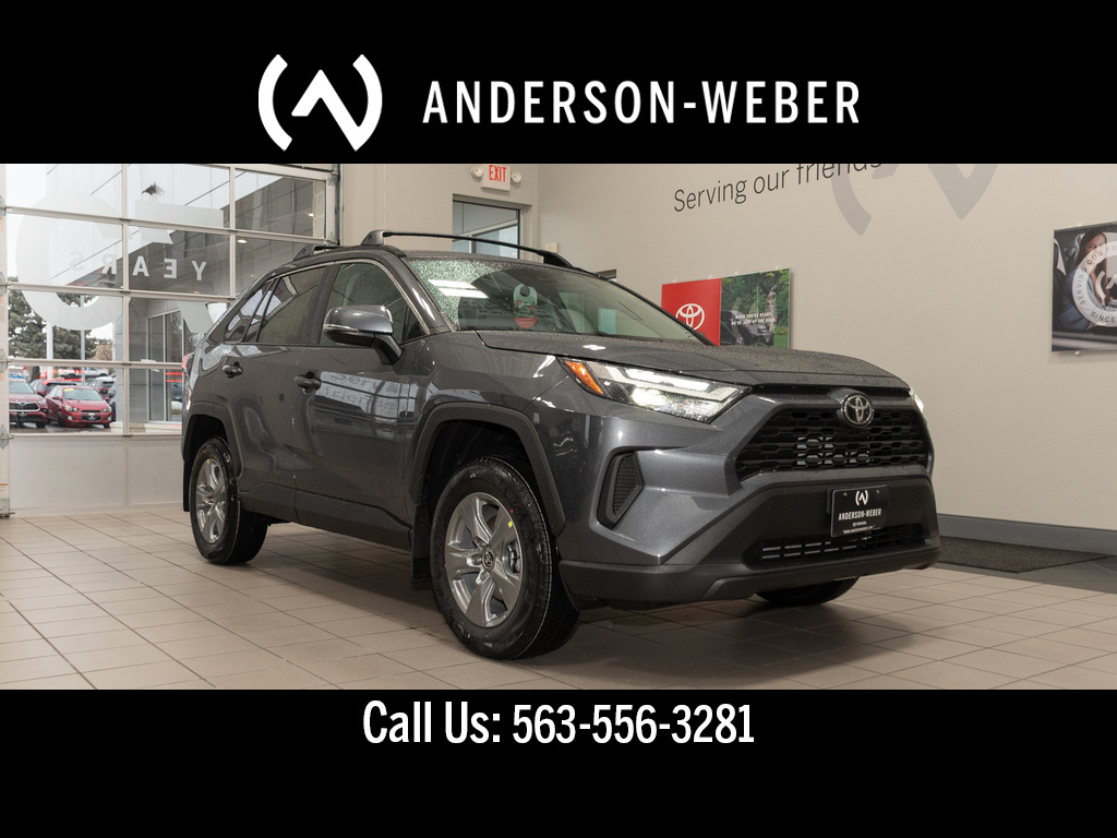 2025 Toyota RAV4 XLE's photo