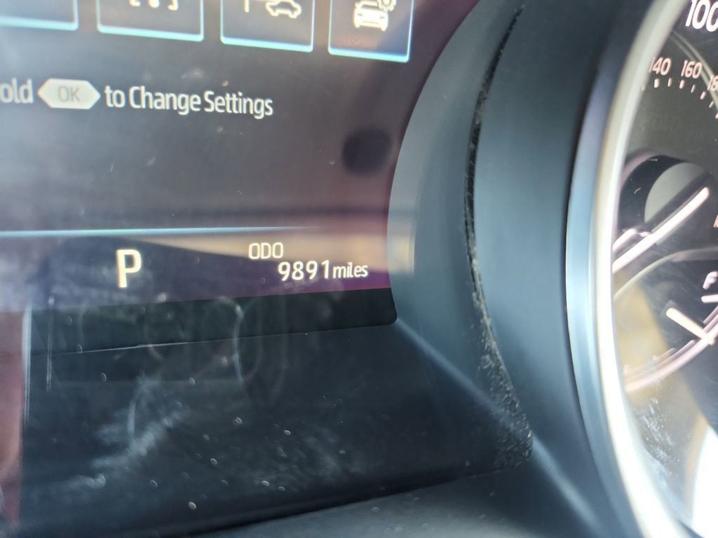 2023 Toyota Camry LE photo 13