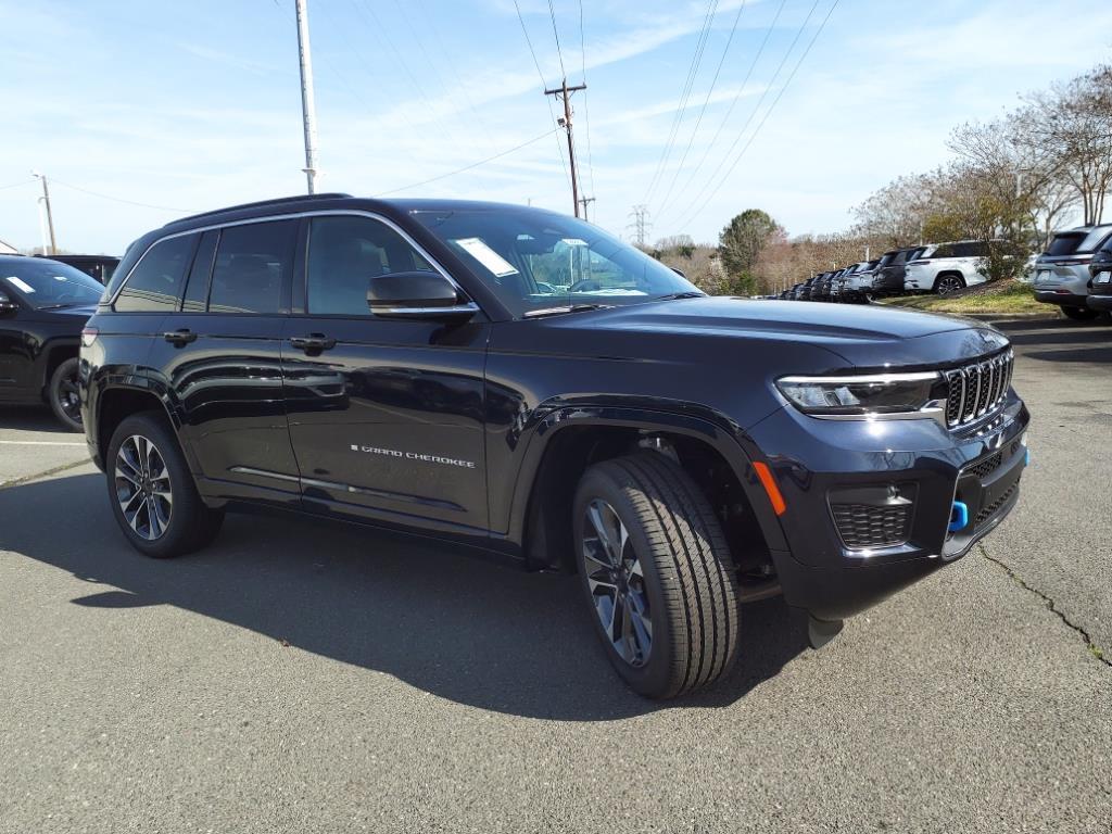 2024 Jeep Cherokee Overland 4xe photo 2