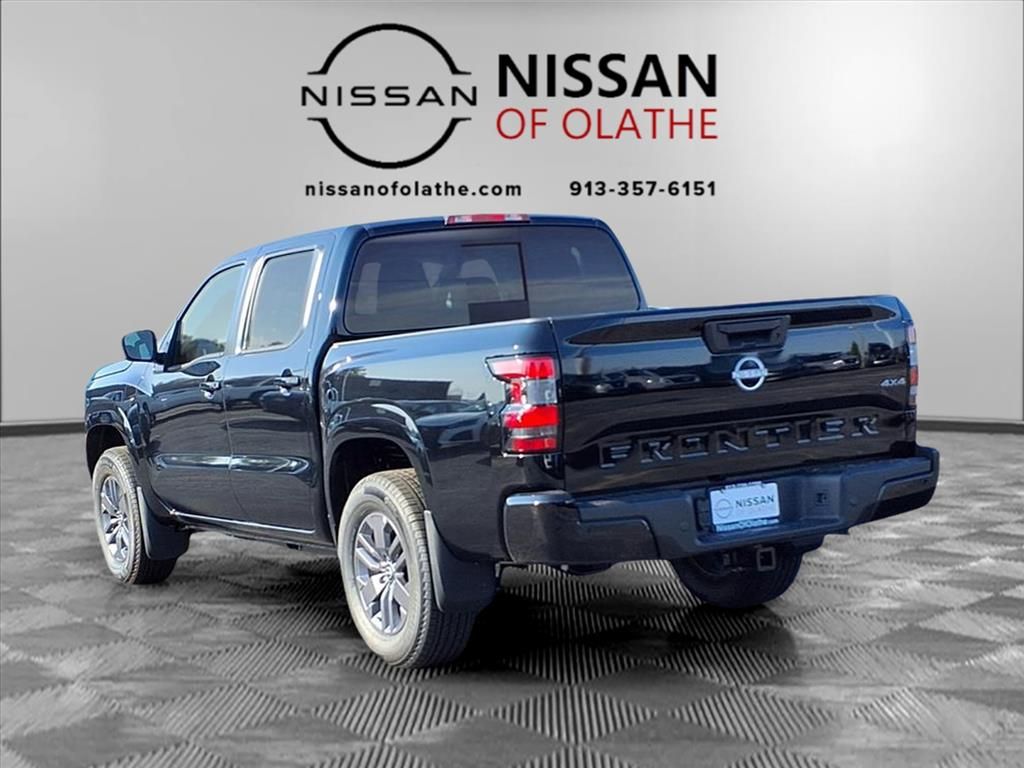 2025 Nissan Frontier SV photo 2