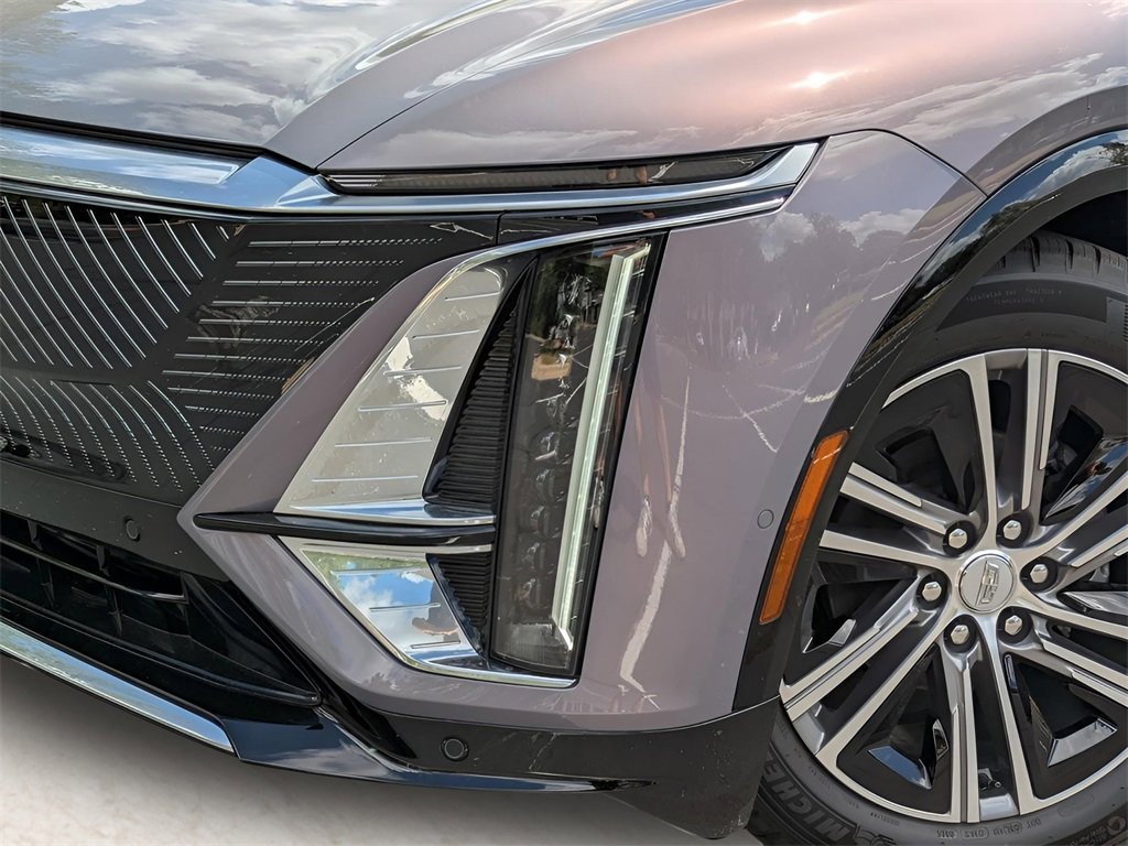 2026 Cadillac Lyriq Luxury photo 3