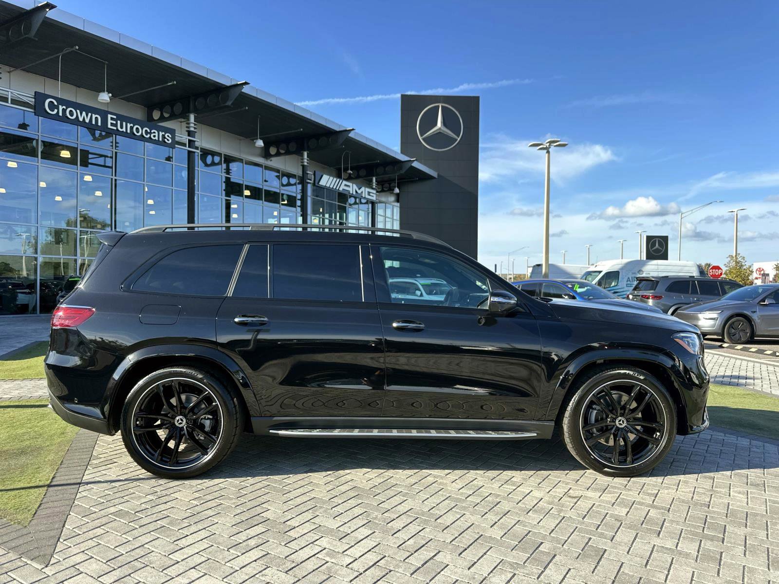 2026 Mercedes Benz GLS 580 4MATIC photo 2
