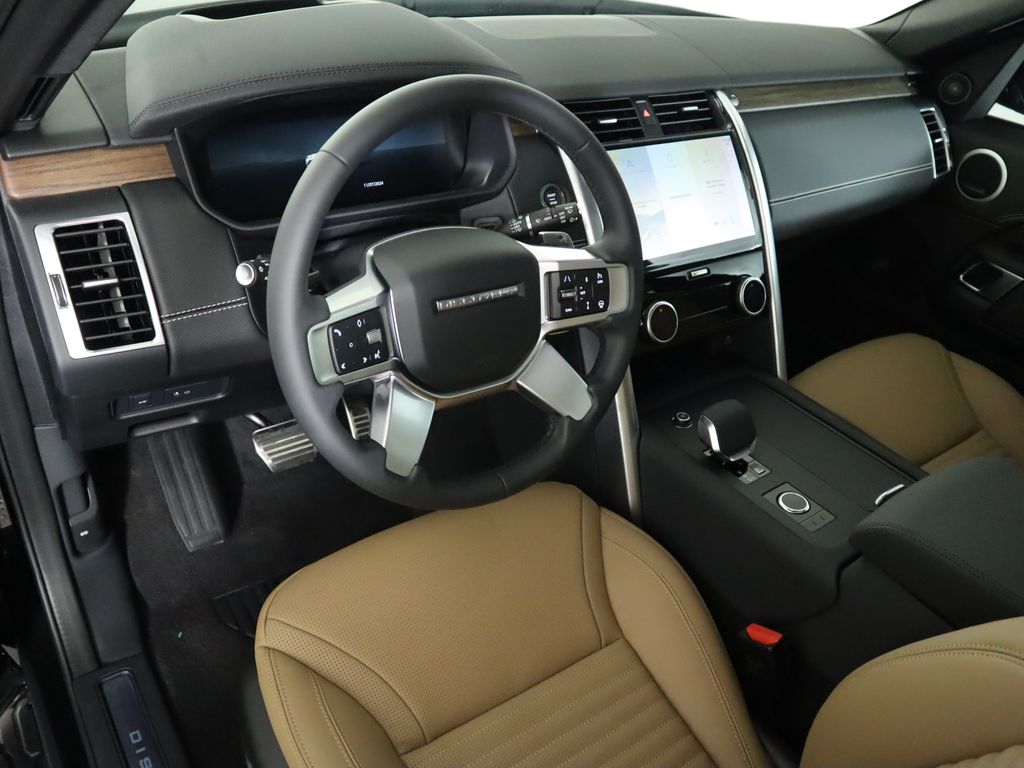 2025 Land Rover Discovery SE photo 9