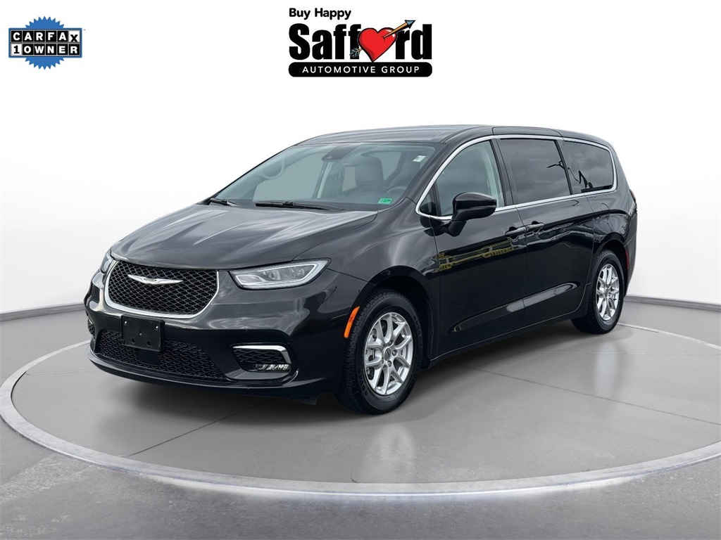 2023 Chrysler Pacifica Touring L's photo