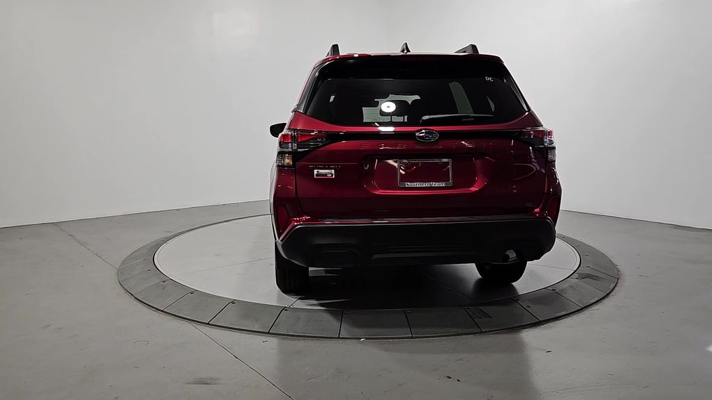 2025 Subaru Forester Premium photo 4