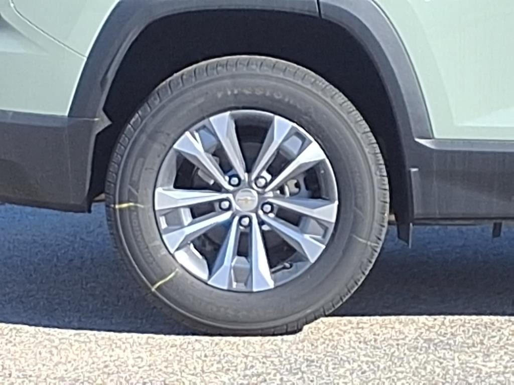 2025 Chevrolet Equinox LT photo 3